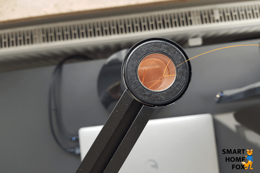 Kabel im Inneren des Lampenschafts der Dyson Lightcycle Morph